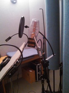 73 AEA44cx_withStudioTrapBehind