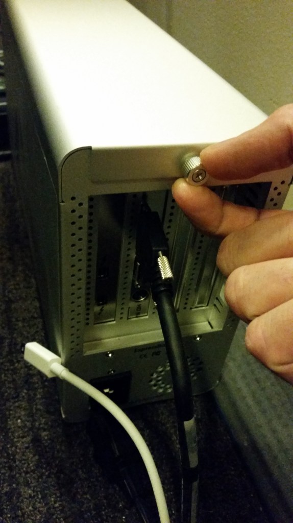 Rear Thumbscrew for the Magma Express 3T