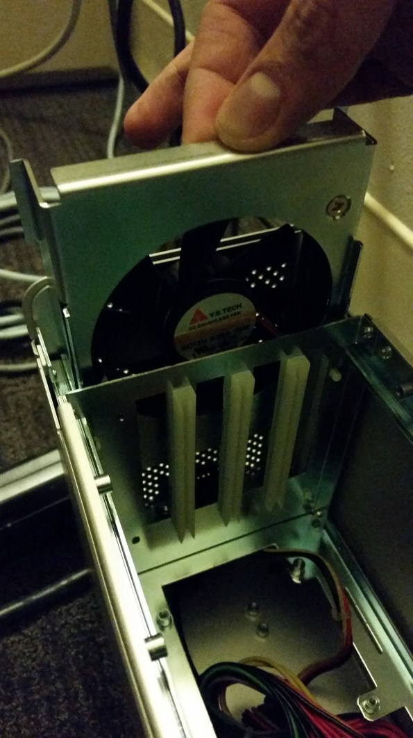 Pull fan from the Magma Express 3T